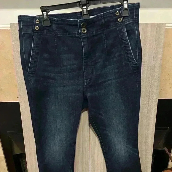 Pilcro and the Letterpress Women’s High Rise Skinny Jeans. Size 32. Dark wash. - Picture 3 of 9